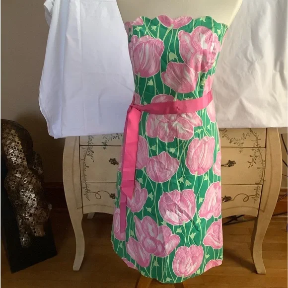 Lilly Pulitzer Tulip Dress, Never worn. Classic Lilly. - Picture 2 of 6